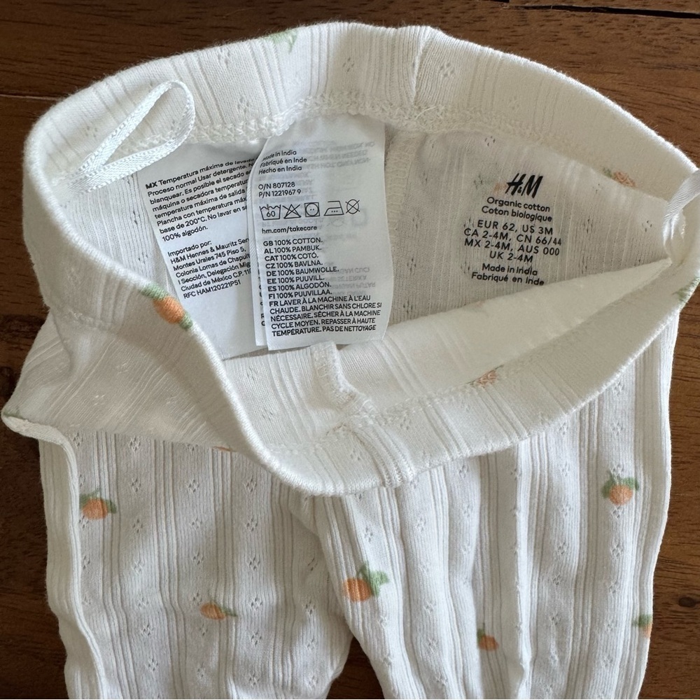 H&M Peaches Cream Baby Girl Outfit with Floral Accents Organic Cotton size 3M - Picture 4 of 5